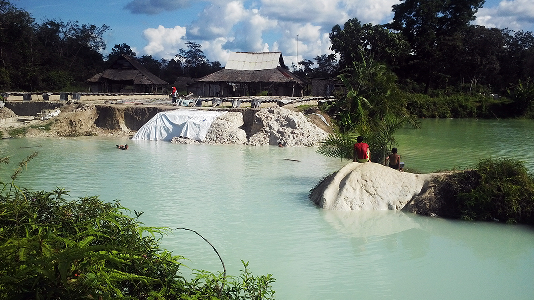 Danau Biru Muara Tembesi Danau Biru Muara Tembesi